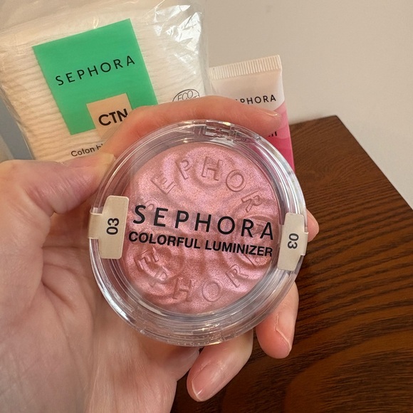 Sephora collection makeup bundle, including blush, plum lip gloss and cotton - Picture 7 of 16